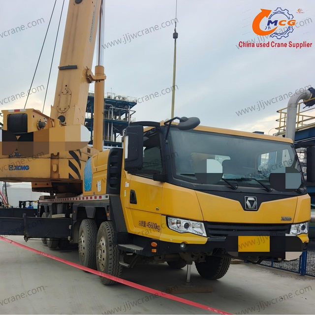 2021 XCMG 60-ٹن 6 سیکشن بوم سستی قیمت پر اچھی حالت میں ٹرک کرین کا استعمال کیا