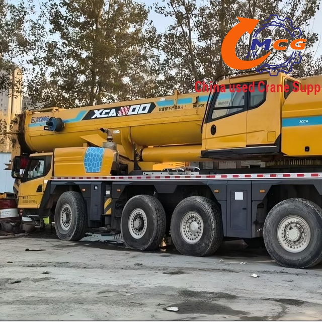 2019 میں تیار کردہ XCMG 220-TON آل ٹیرین XCA220L7 ٹرک کرین استعمال کیا گیا۔
